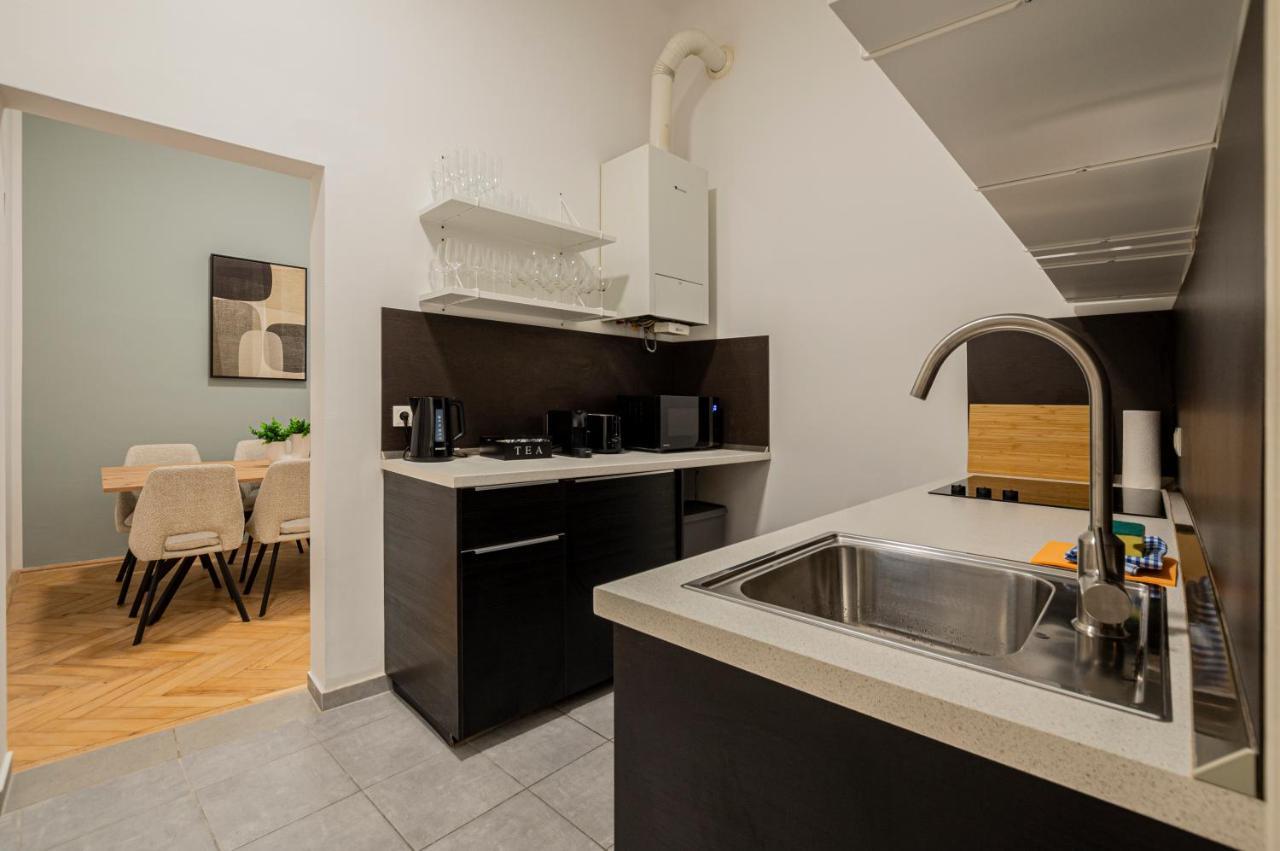 Charming Apt Perfect For 4-6 Tram, Self-Checkin Wien Eksteriør bilde
