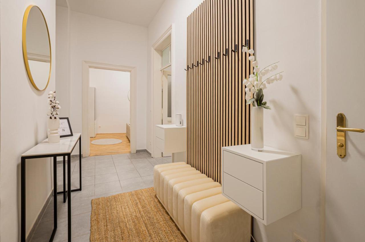 Charming Apt Perfect For 4-6 Tram, Self-Checkin Wien Eksteriør bilde